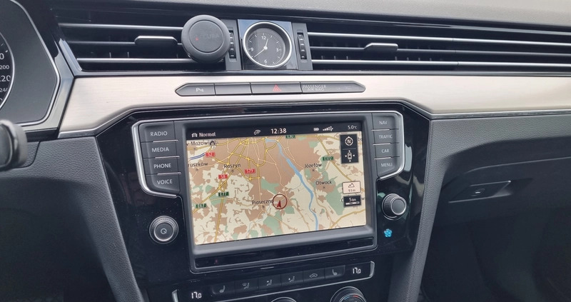 Volkswagen Passat cena 75900 przebieg: 137584, rok produkcji 2016 z Nowa Ruda małe 154